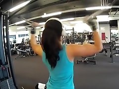 Sport Doll Training Biceps Triceps