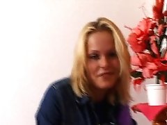 Blonde Sarah Twenty-one Jahre Chattet Gerne Im Internet Weil Sie Fucky-fucky Will